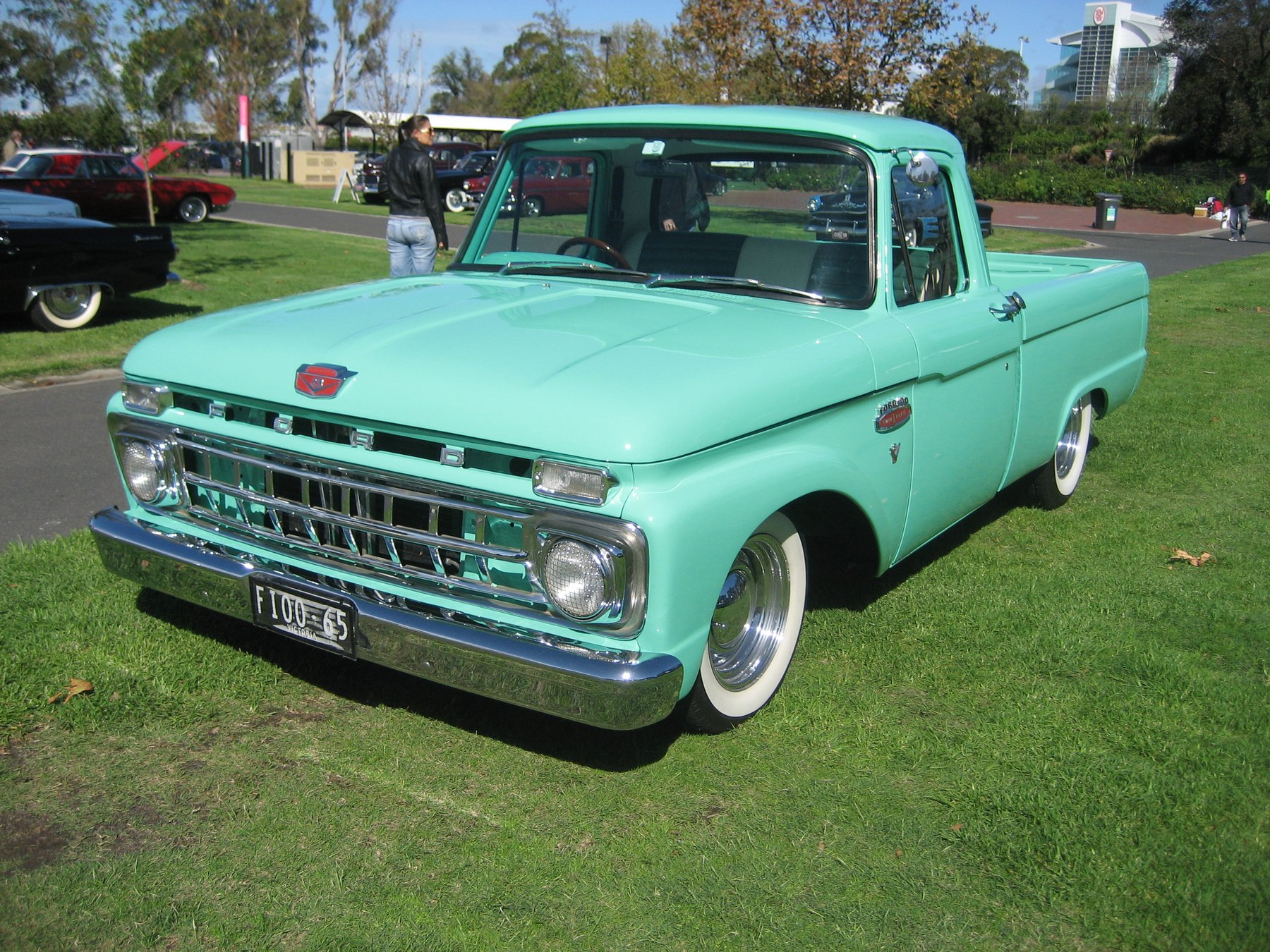 Van Ford F100 PICK UP