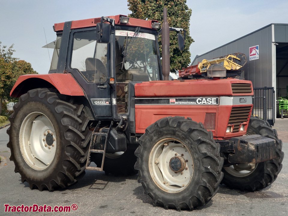 Tractor Case International 1255 XL