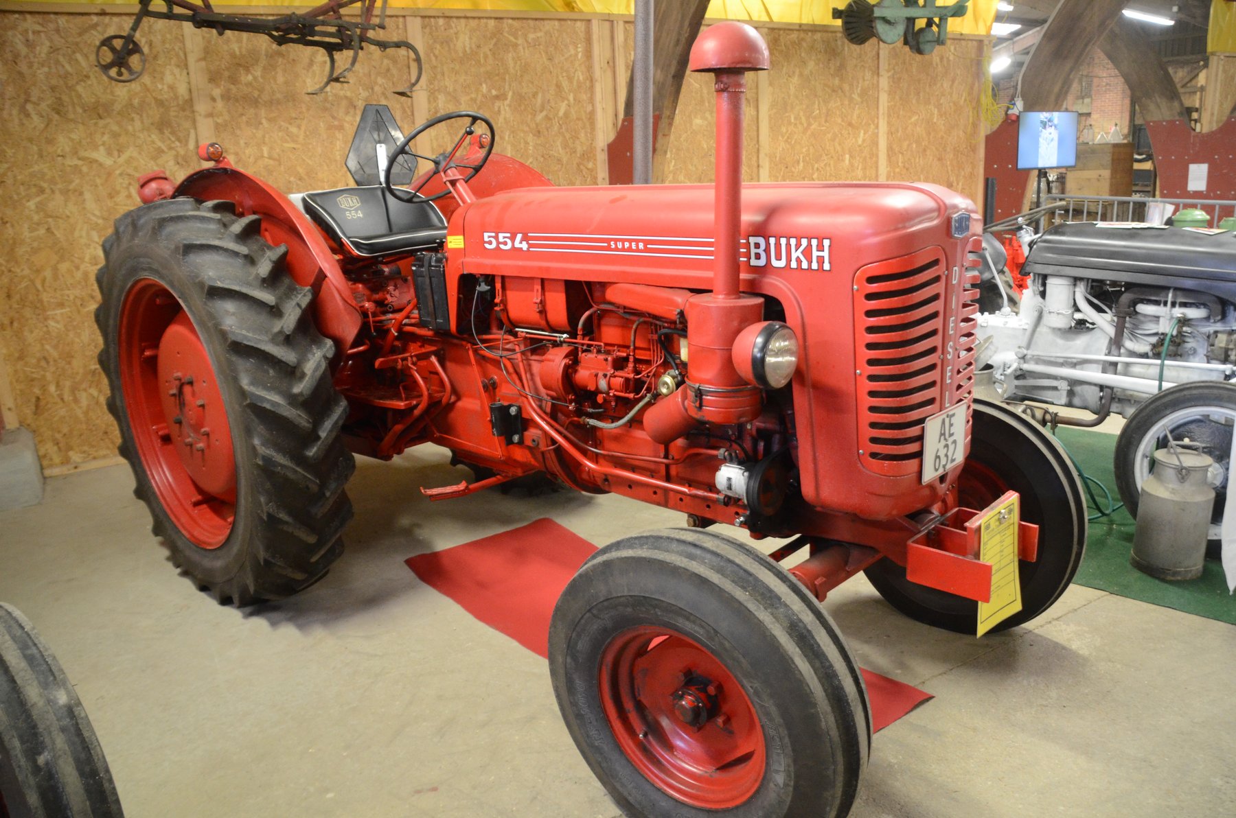 Tractor Bukh 554 (SUPER)