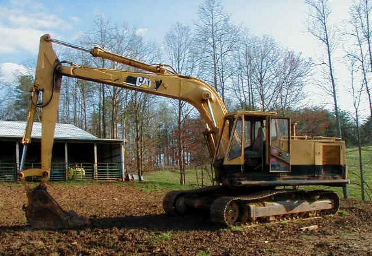 Bagger Caterpillar 225SA
