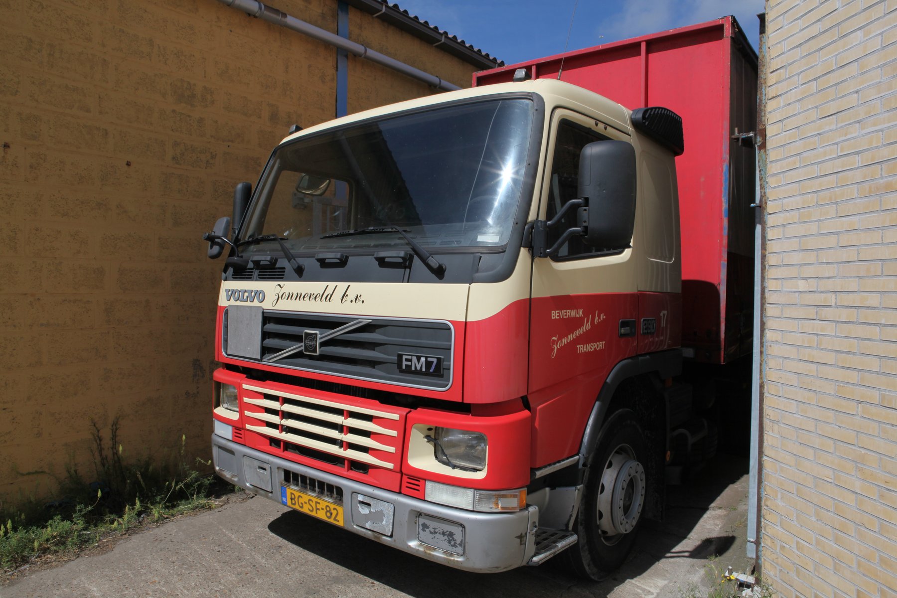 Truck Volvo FM7-62RA-8021S