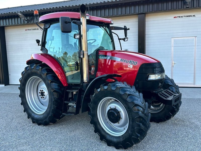 Tractor Case IH MXU 100