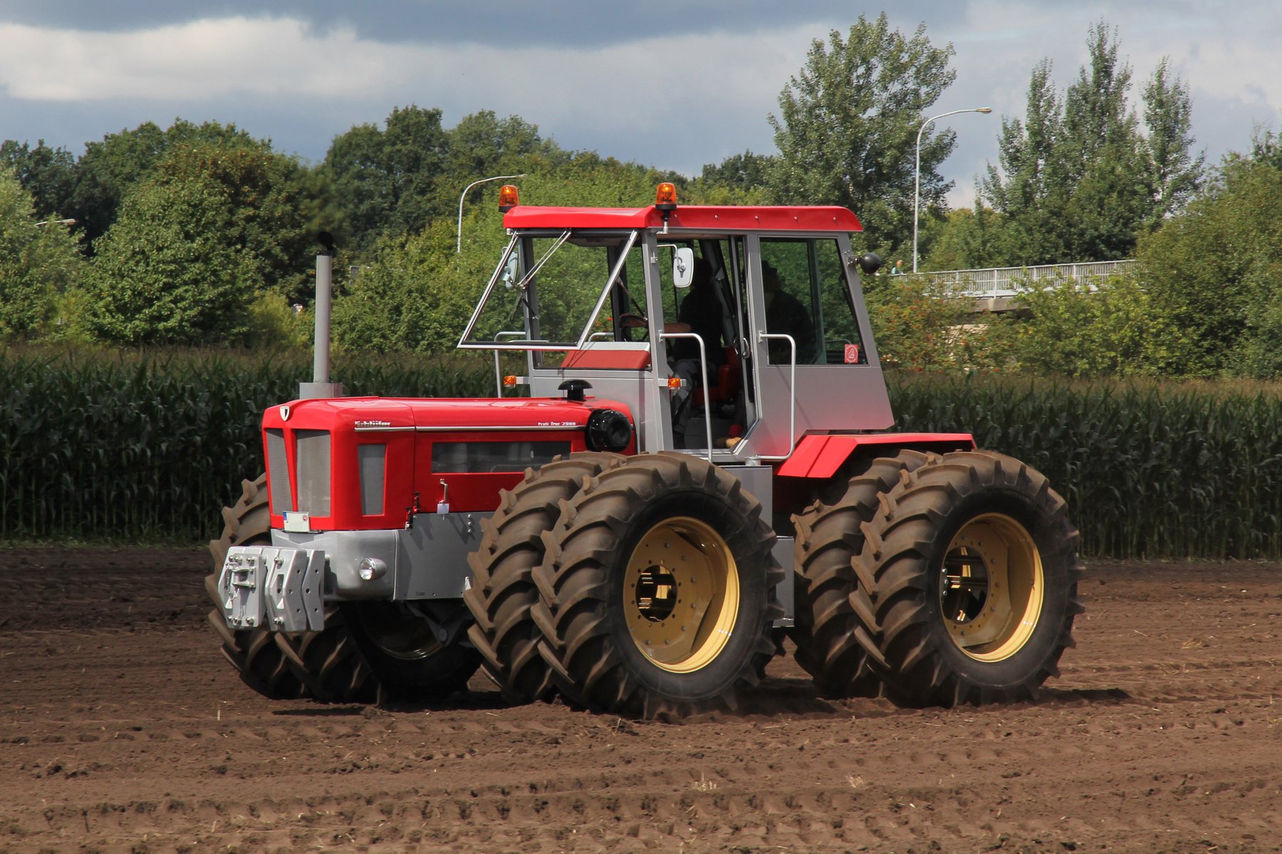 Tractor Schlüter Profi Trac 2500 VL