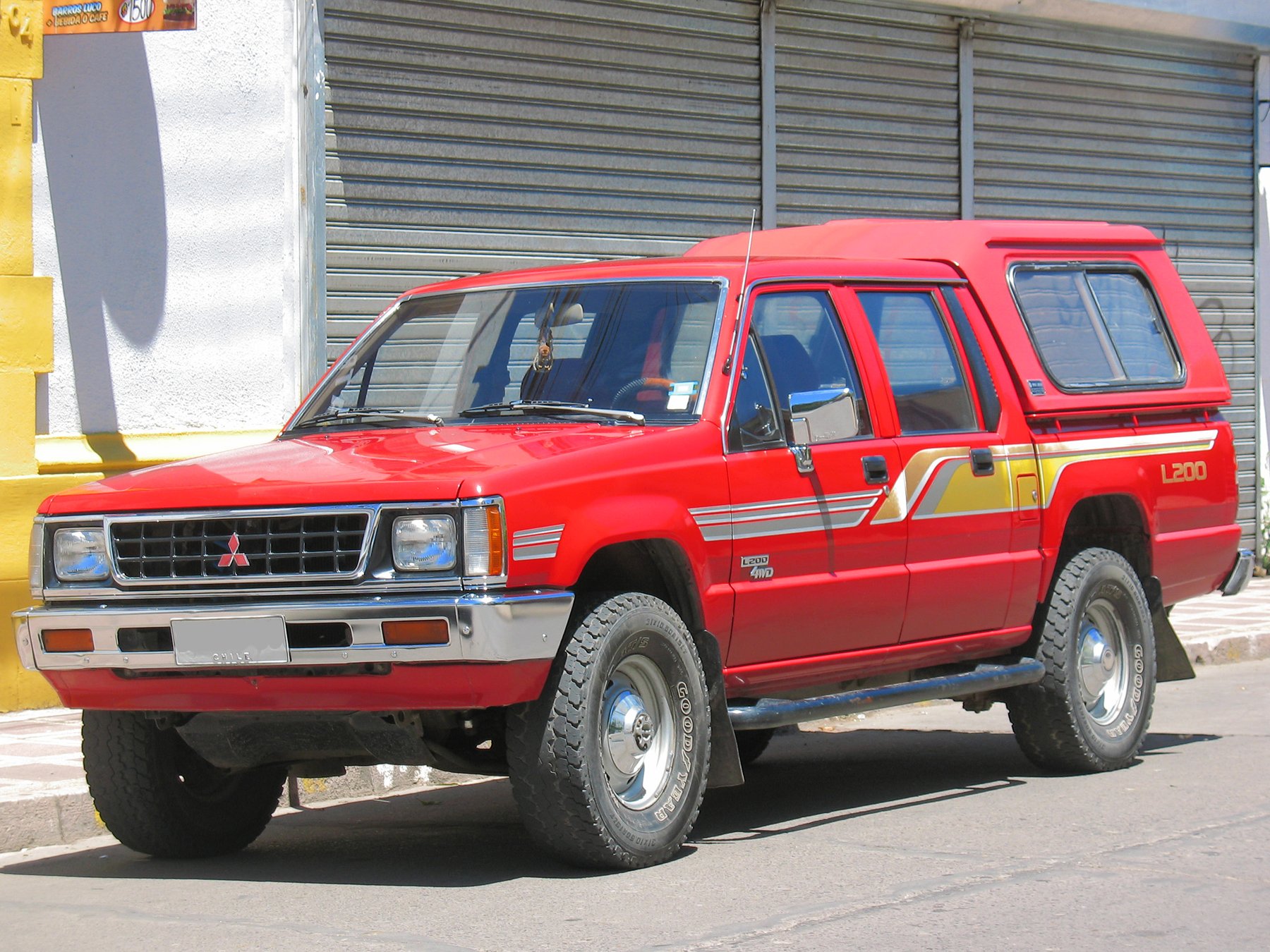 Van Mitsubishi L200 PICKUP-4X4