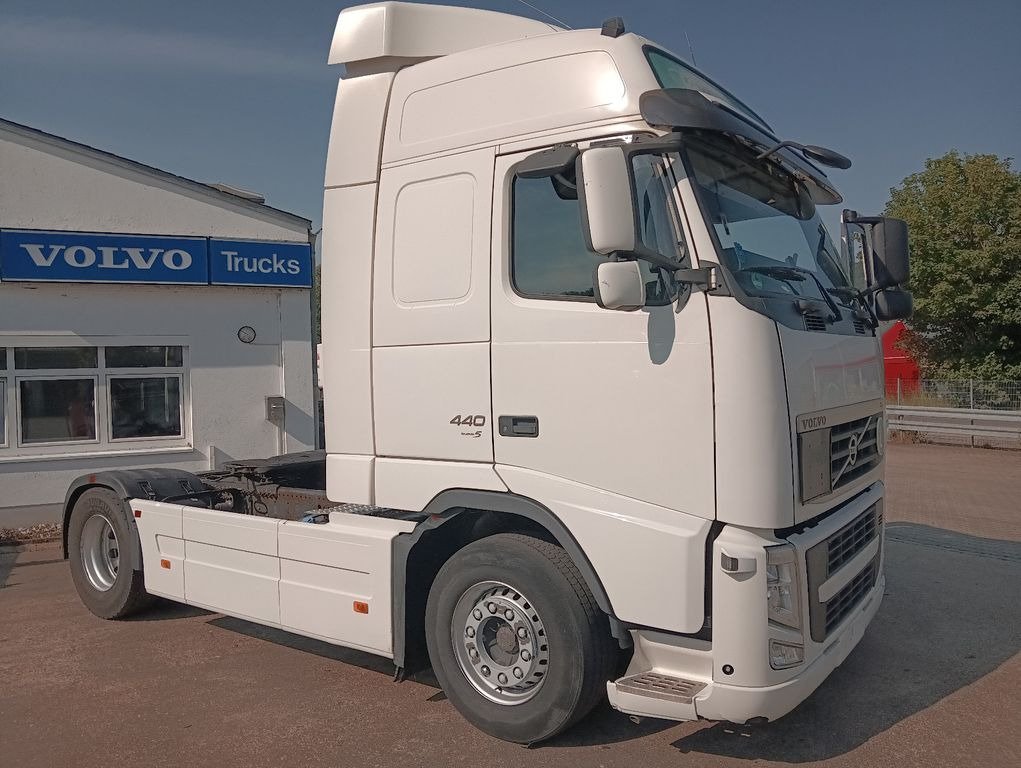 Truck Volvo 440 4X2T FAL9.0 RAD-A4