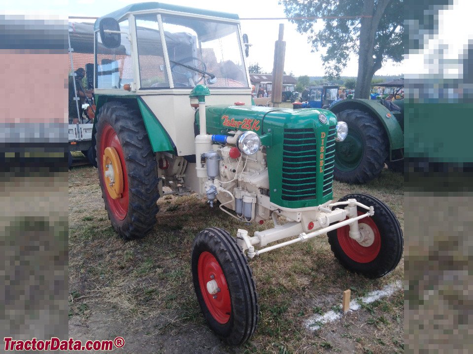 Tractor Zetor 25K/1900