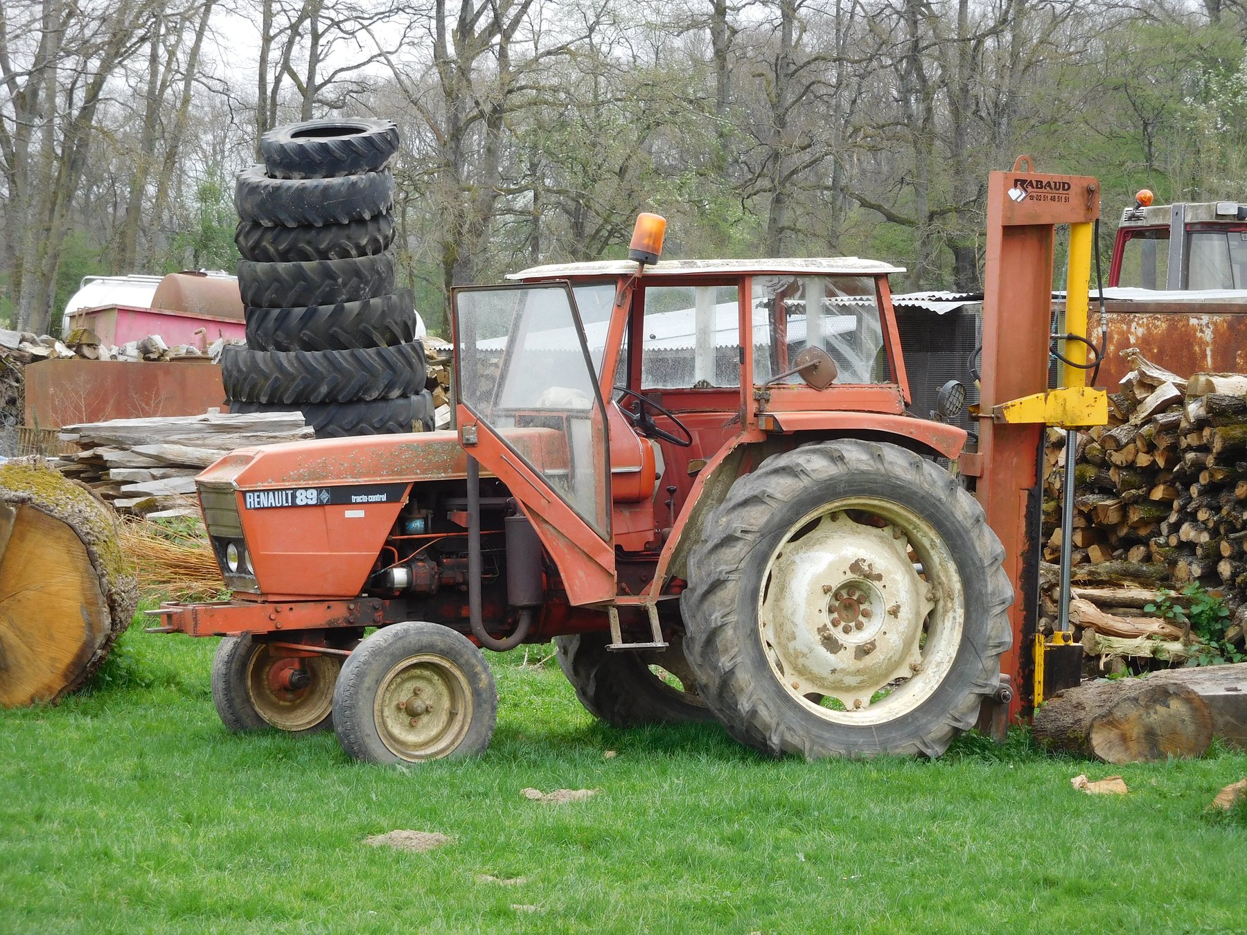 Tractor Renault 89