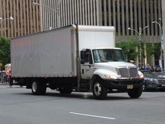 International International Durastar 4400 107 SBA Extended Cab Cummins L9