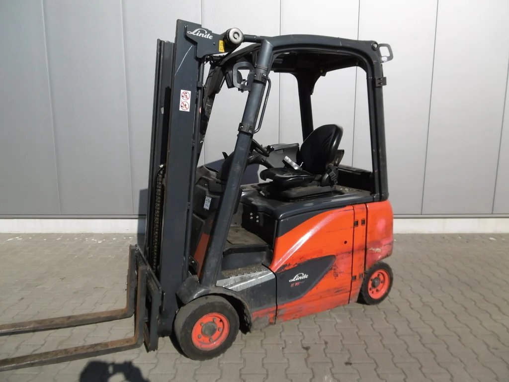 Elektrostapler Linde E-16-L-02 (386)