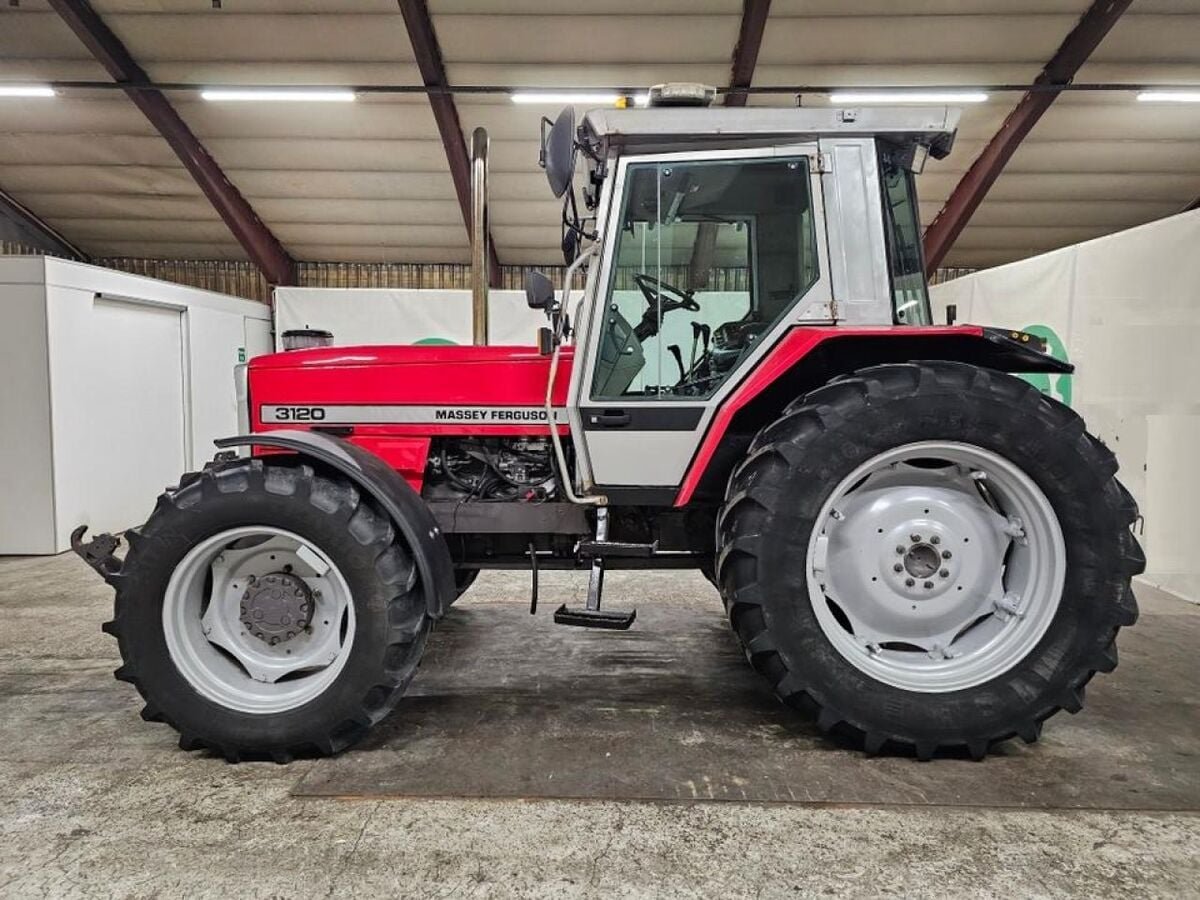 Tractor Massey Ferguson MF 3120 (A)