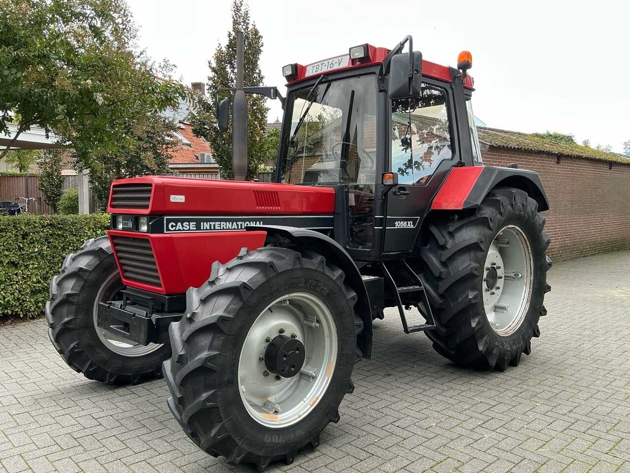 Tractor Case INTERNATIONAL 1056XL