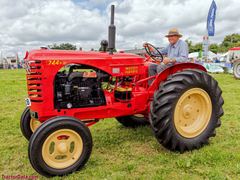 Massey Harris 744