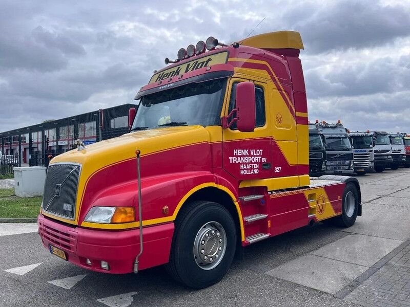 Truck Volvo NH12 460 T 4X2