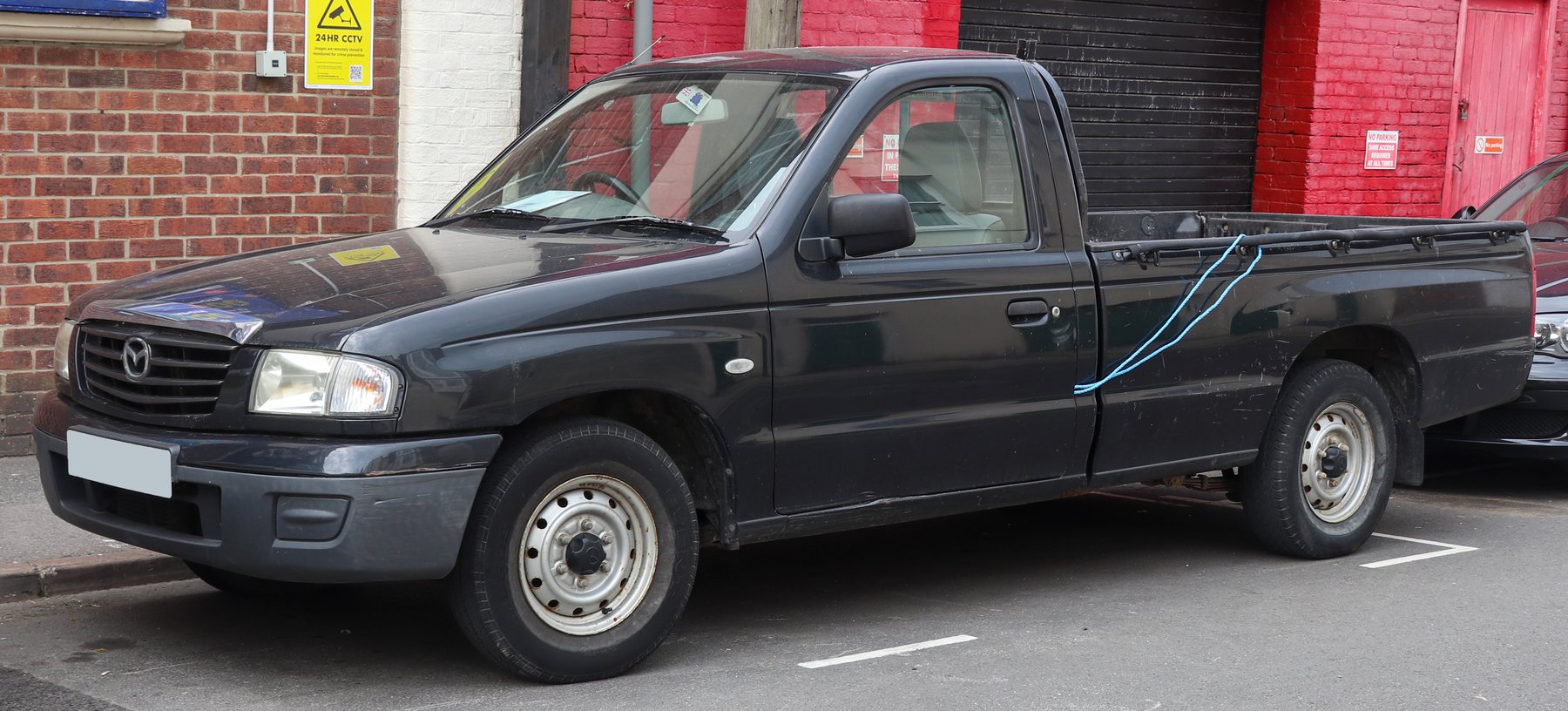 Van Mazda B2500 2.5TD
