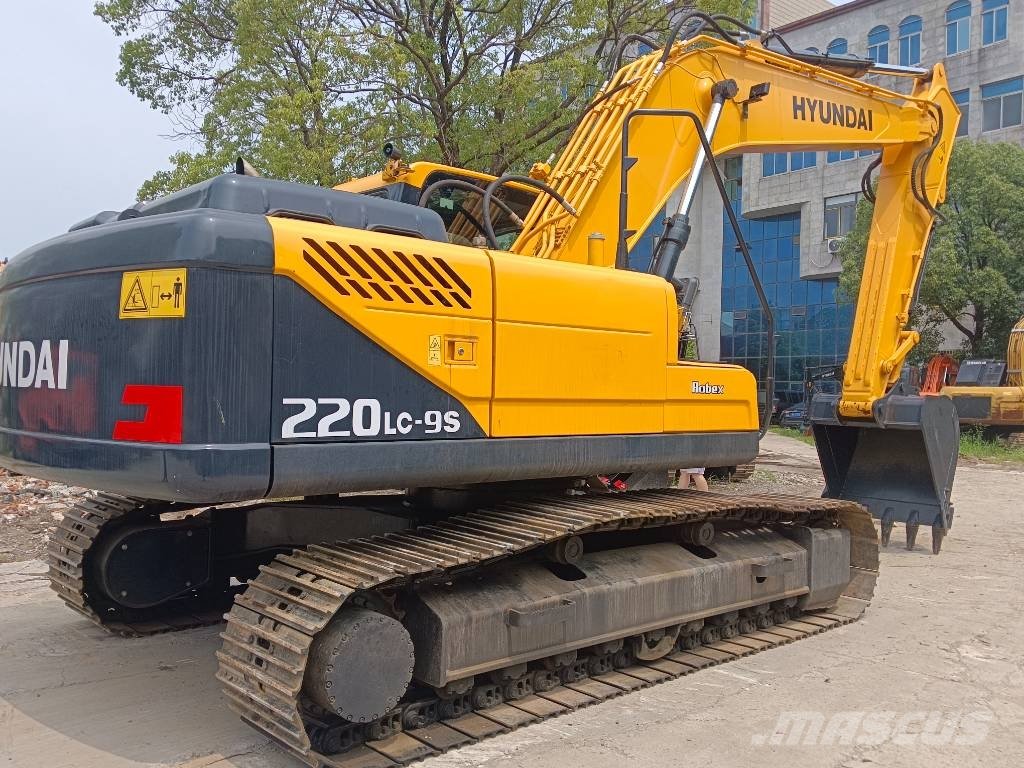 Excavator Komatsu R220LC-9A