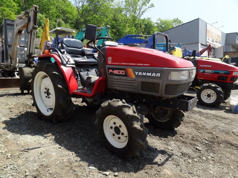 Tractor Yanmar FV200D