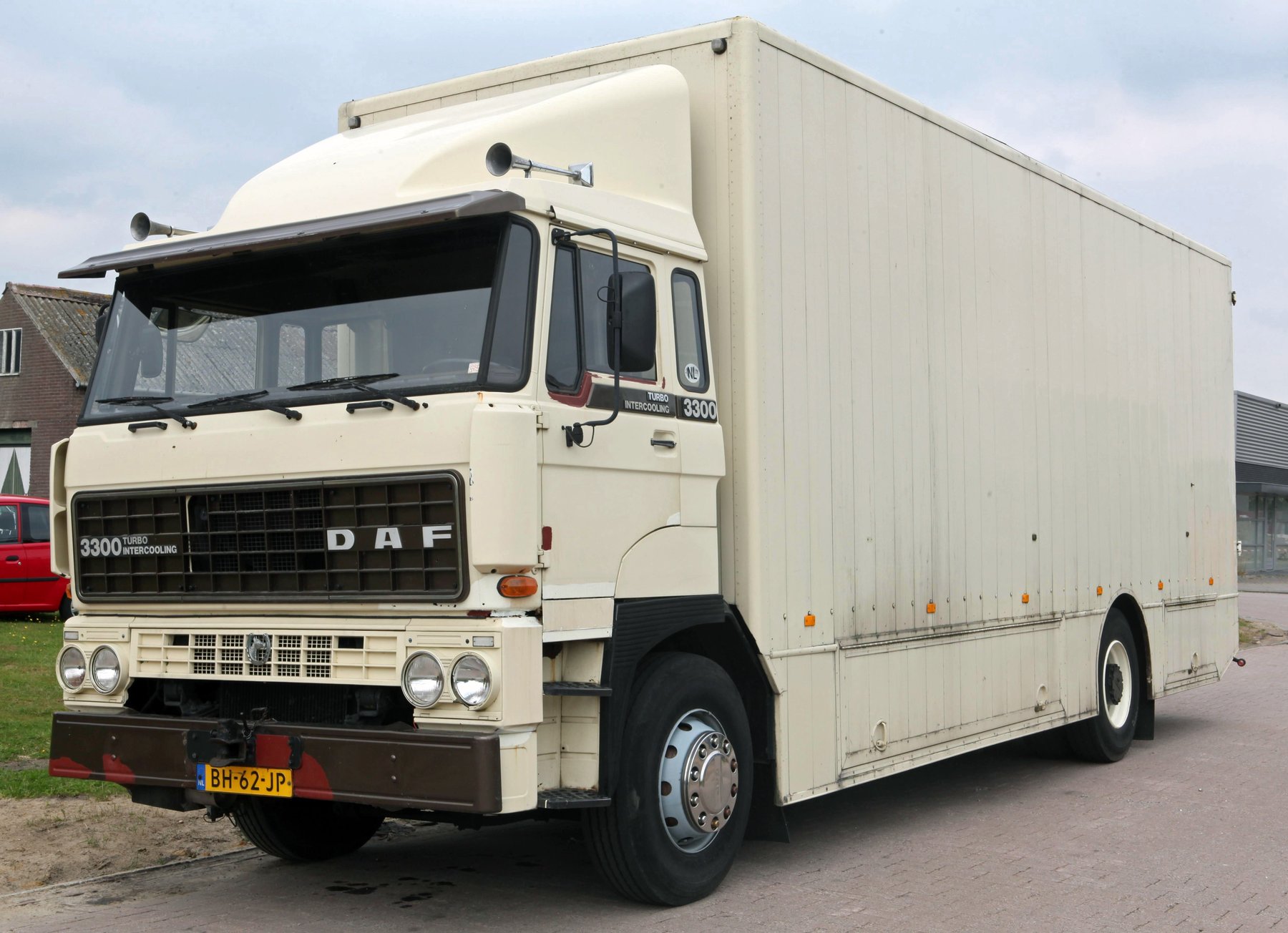 Truck DAF F3300 6X2