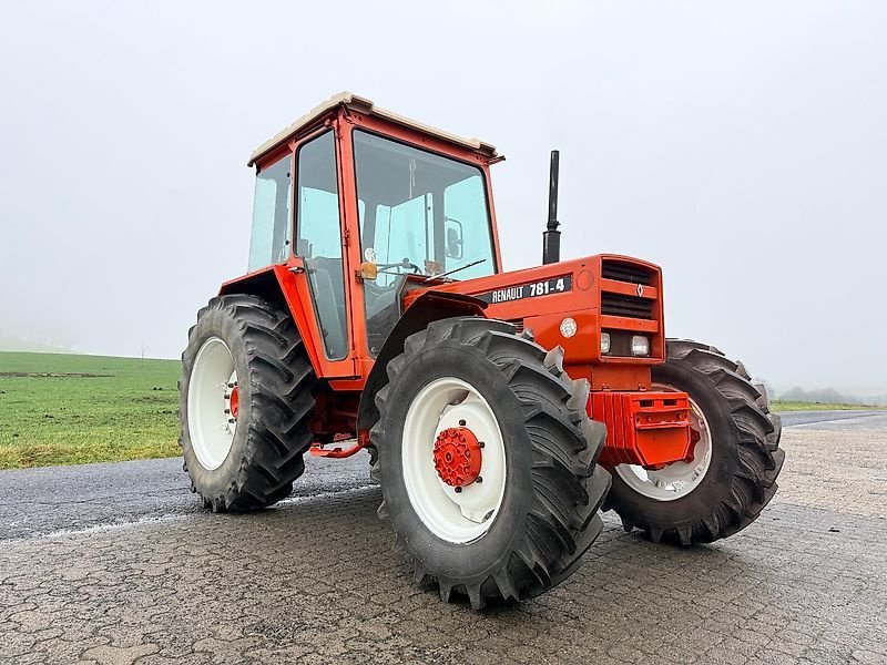 Tractor Renault 781-4 (S)