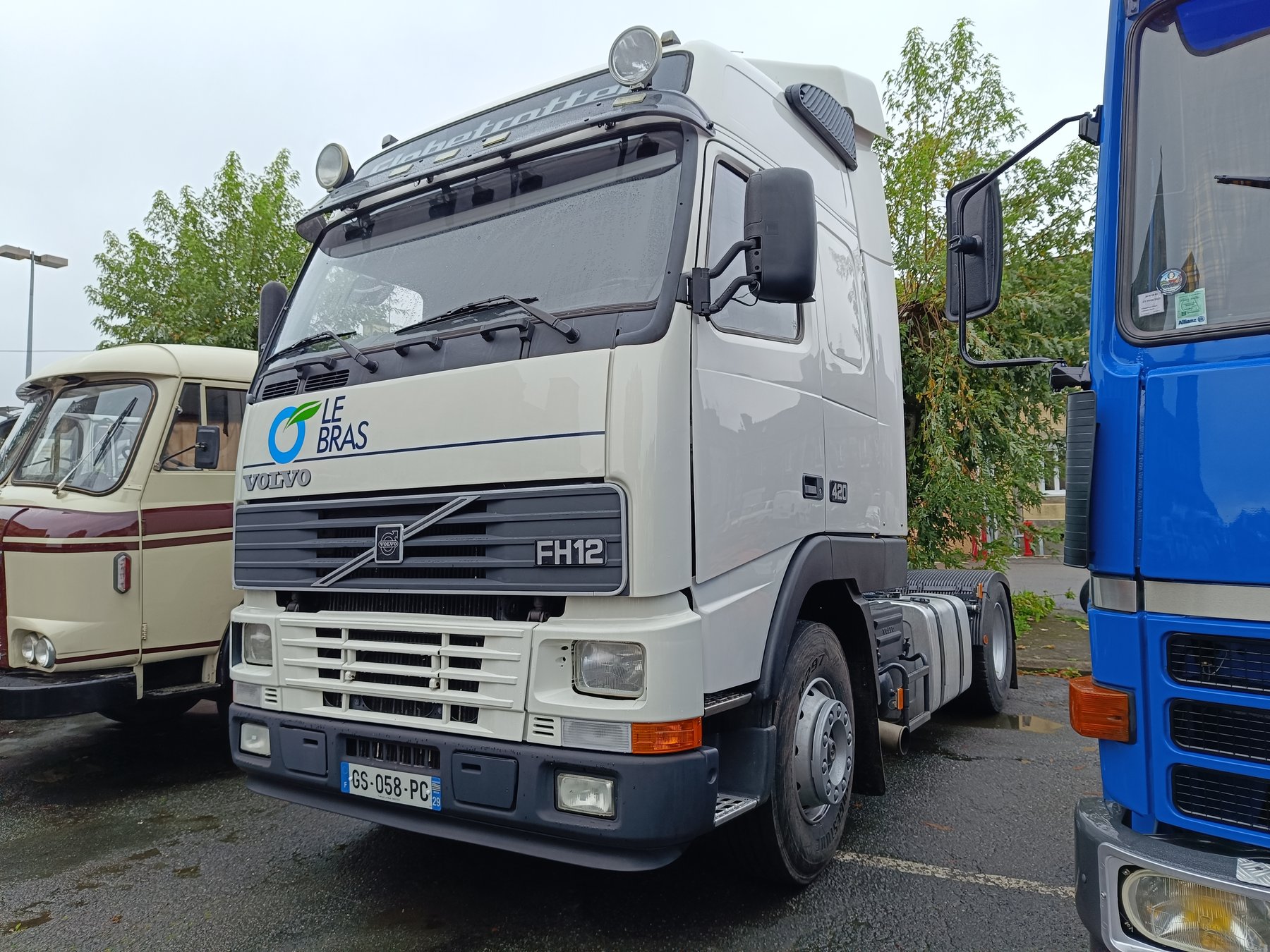 Truck Volvo FH12-6x2 420