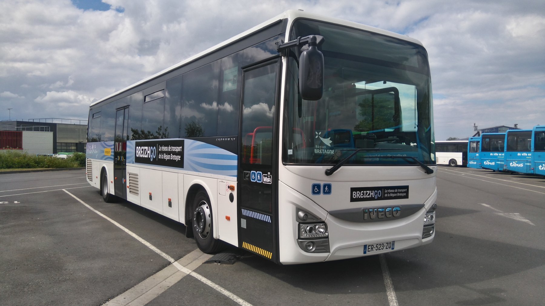 Truck Iveco Bus 40C18
