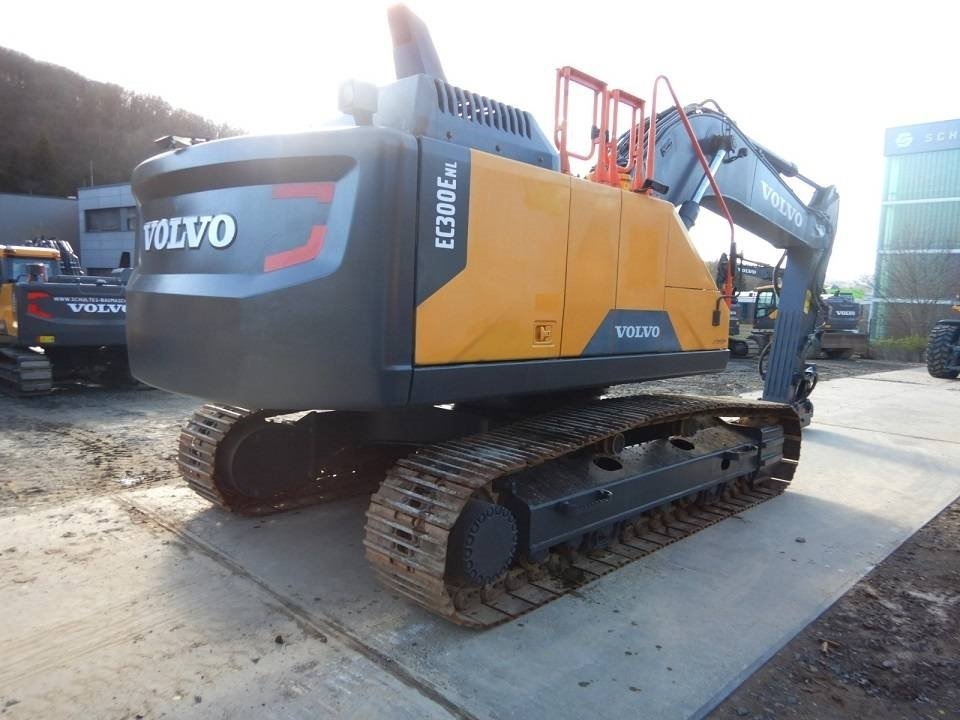 Volvo EC30