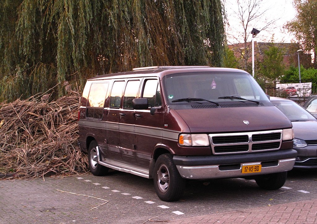 Transporter Dodge RAM 2500 VAN GLOBE MASTER
