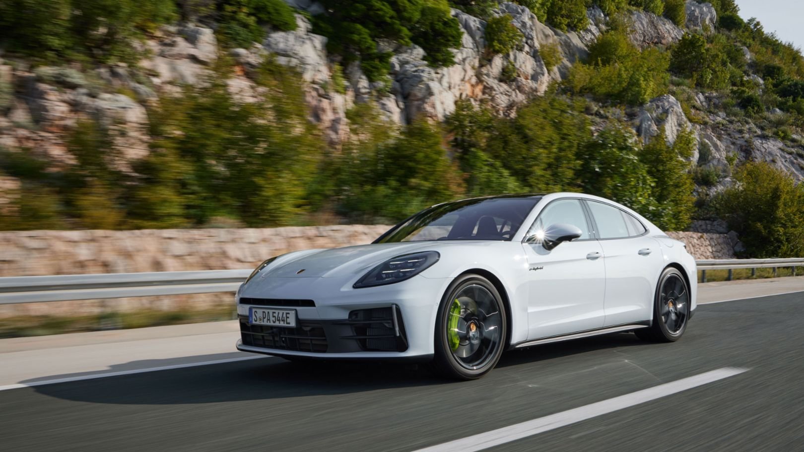 Van Porsche Panamera 4S E-Hybrid