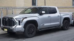 Toyota TUNDRA GRADE CREW CAB