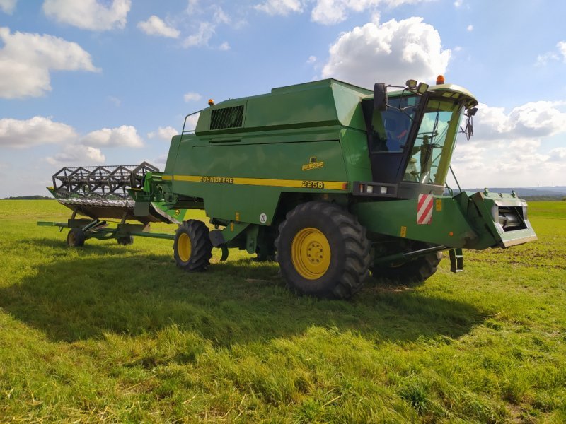 Erntemaschine John Deere 2256 HM