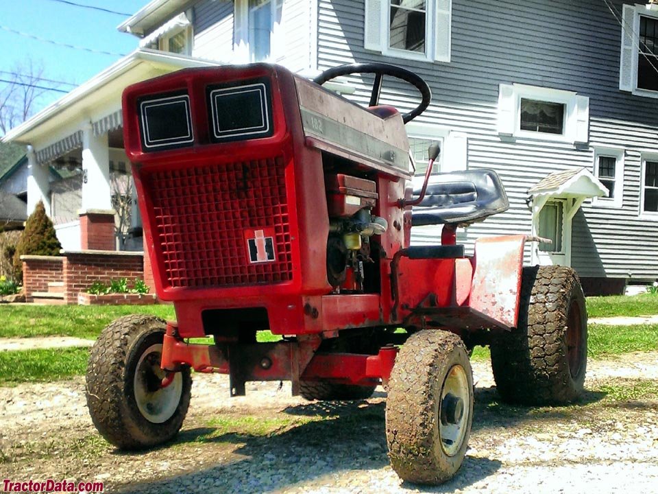 Ride-on mowers Cub Cadet 182