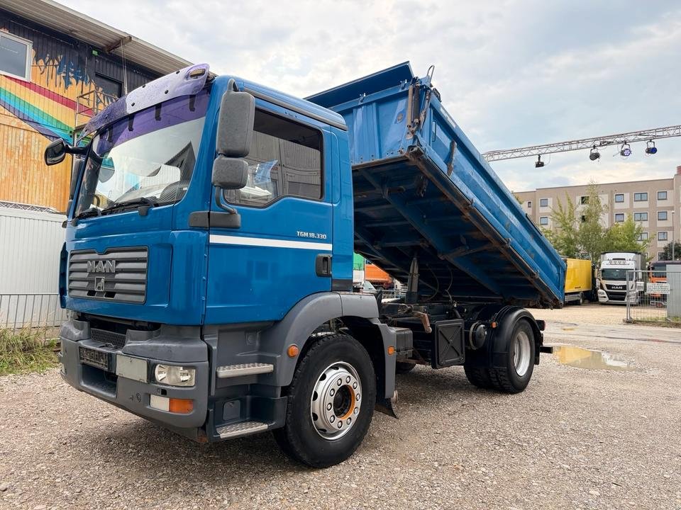 Truck MAN TGM 18.330 4X2 BL