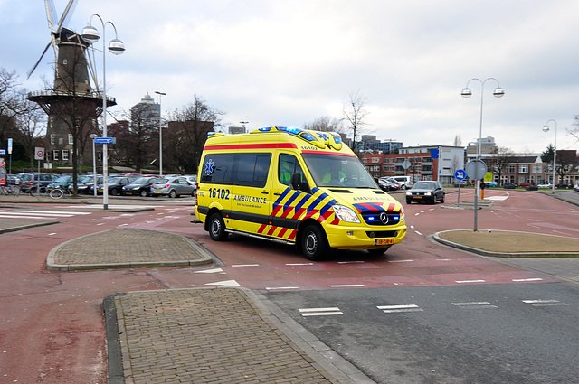 Van Mercedes Benz E 270CDI AMBULANCE