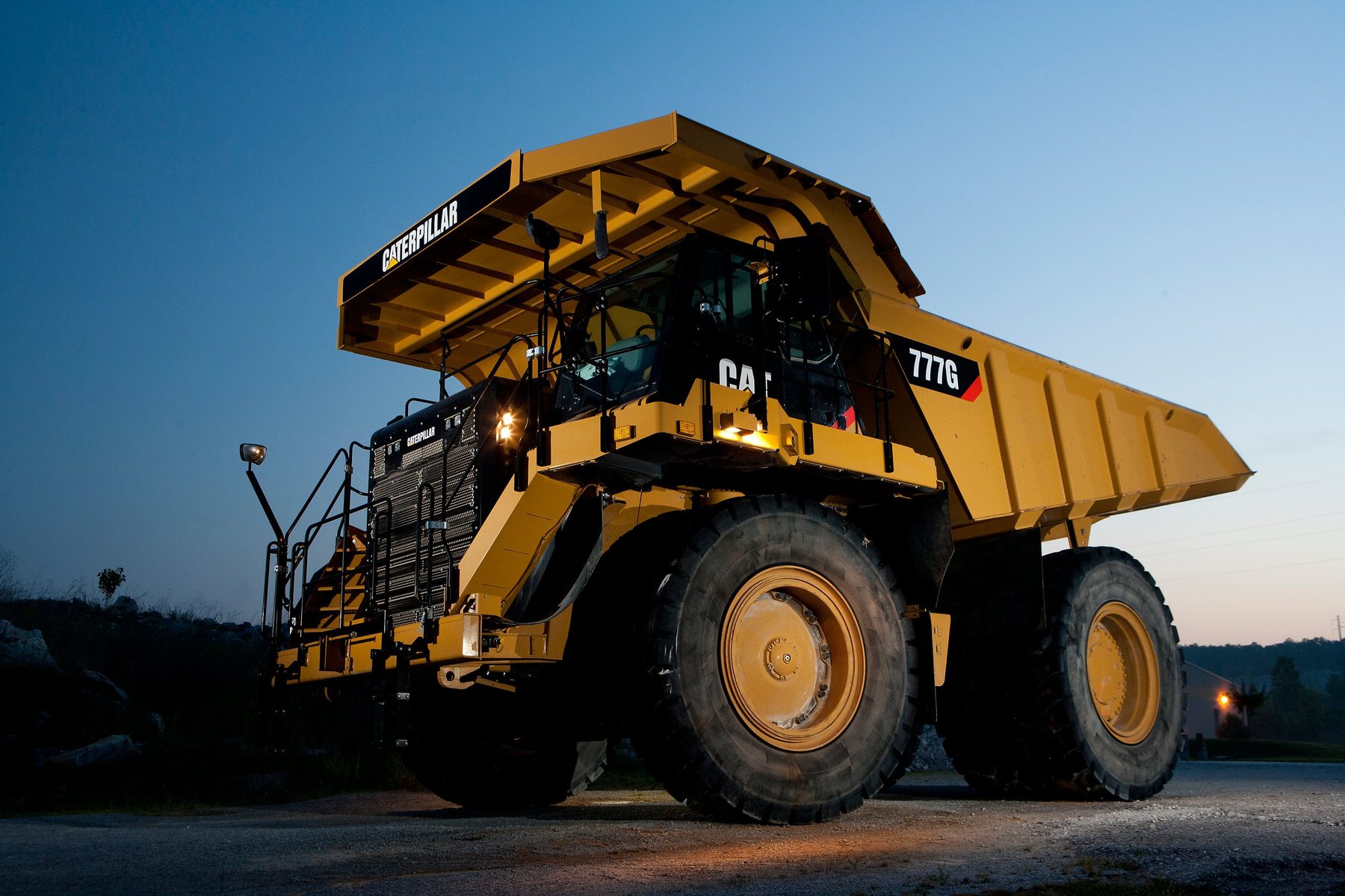 Truck Scania P 124 CB-8X4/194+276+136