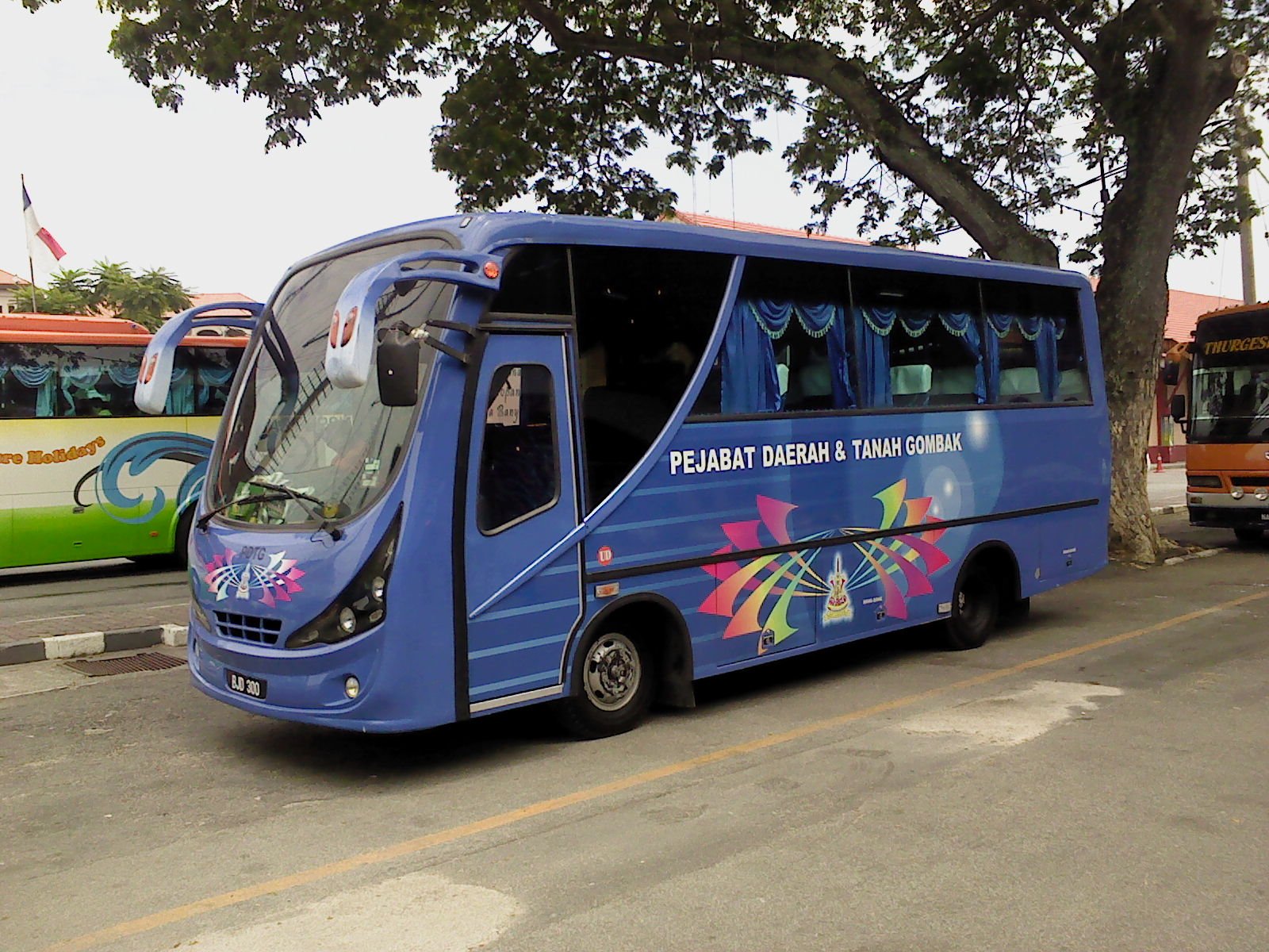 Buses & coaches UD Trucks UD SLF