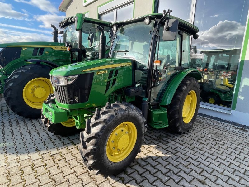 Tractor John Deere 5058E