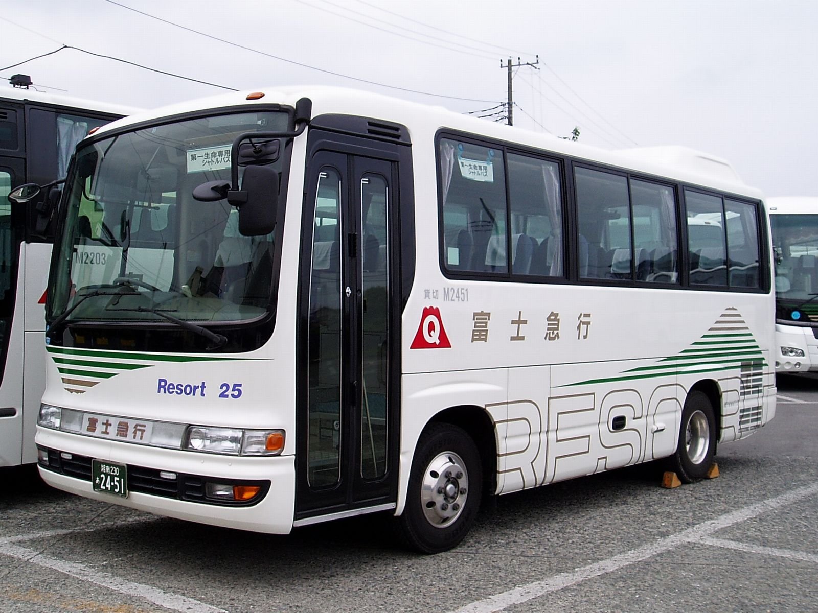 Buses & coaches Hino Melpha