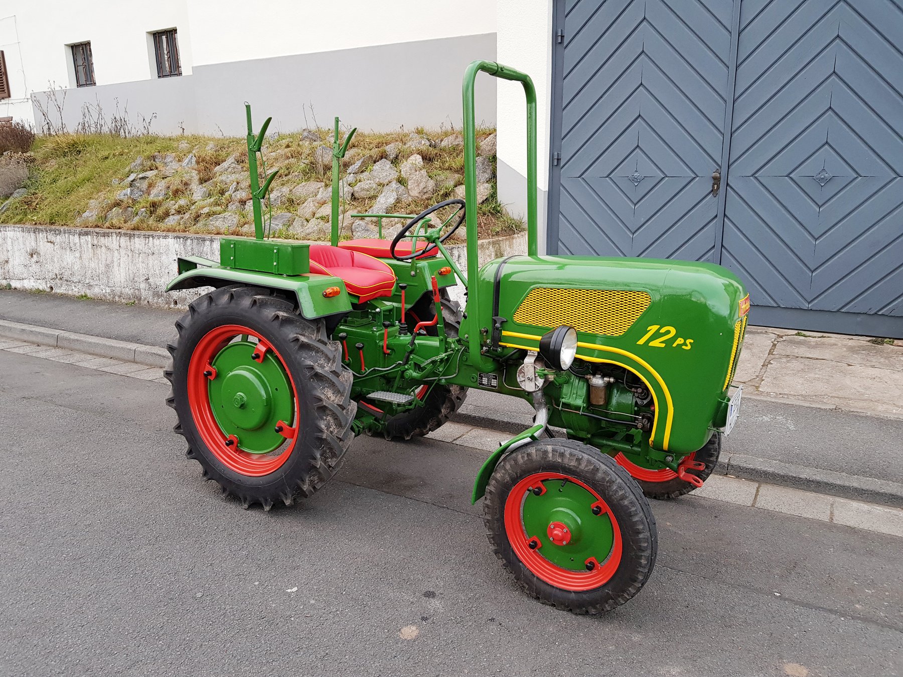 Tractor Holder B12