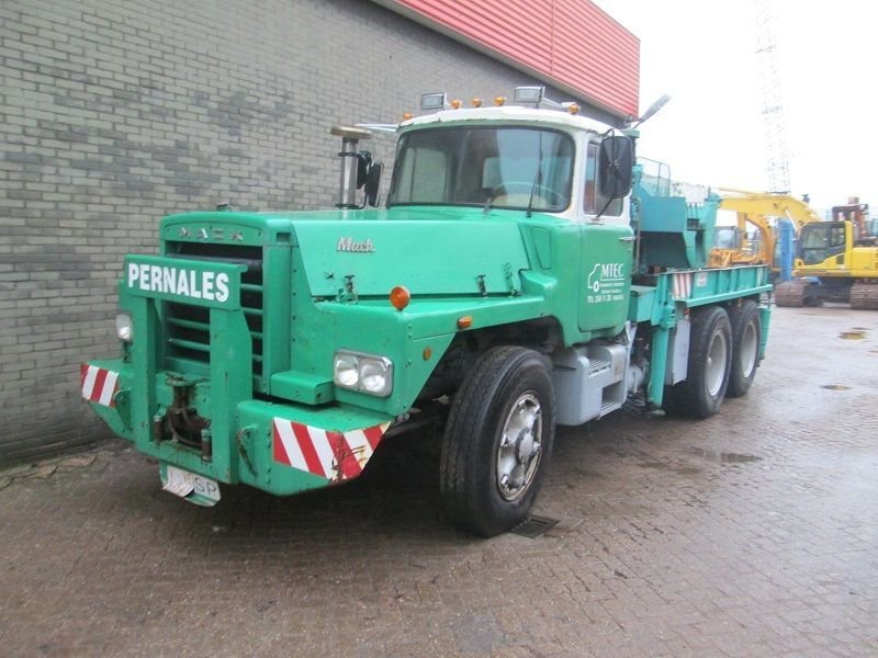Mack 2ov 14000cm3