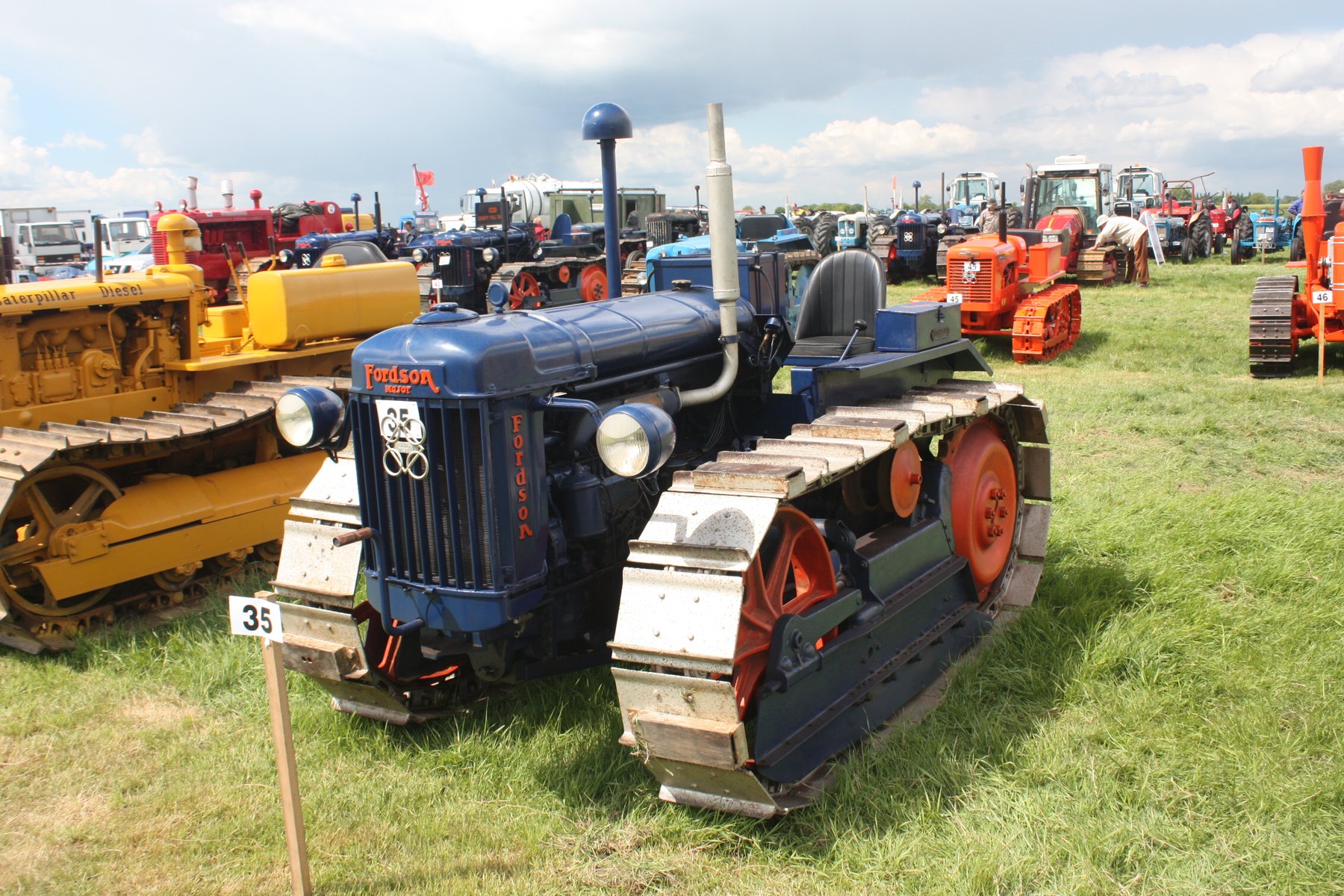County CD50 crawler