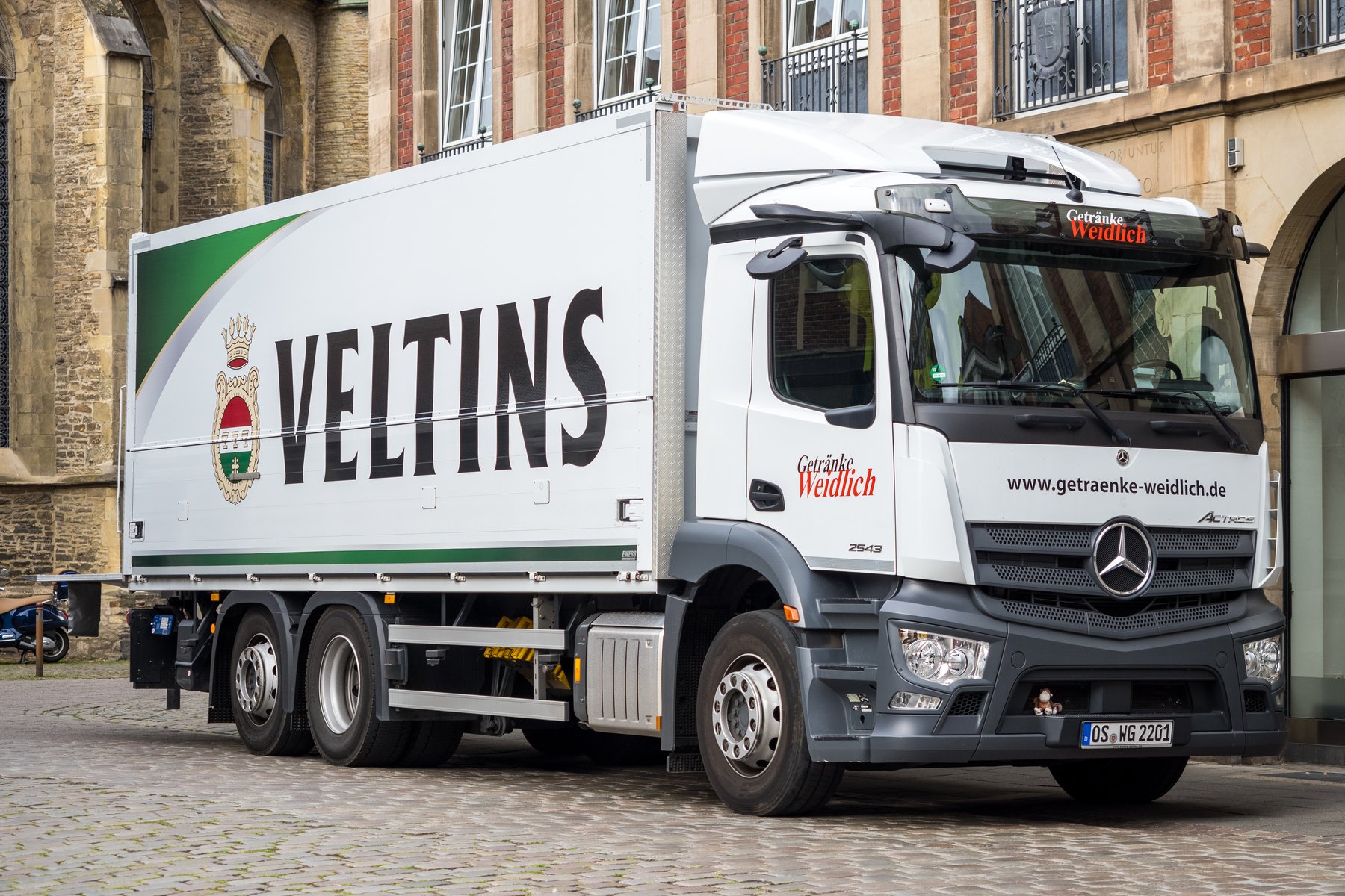 Truck Mercedes Benz ACTROS 2543
