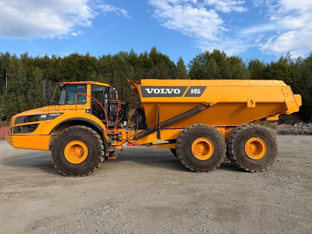 Truck Volvo 3 AXLE+ARTIC TRACTOR