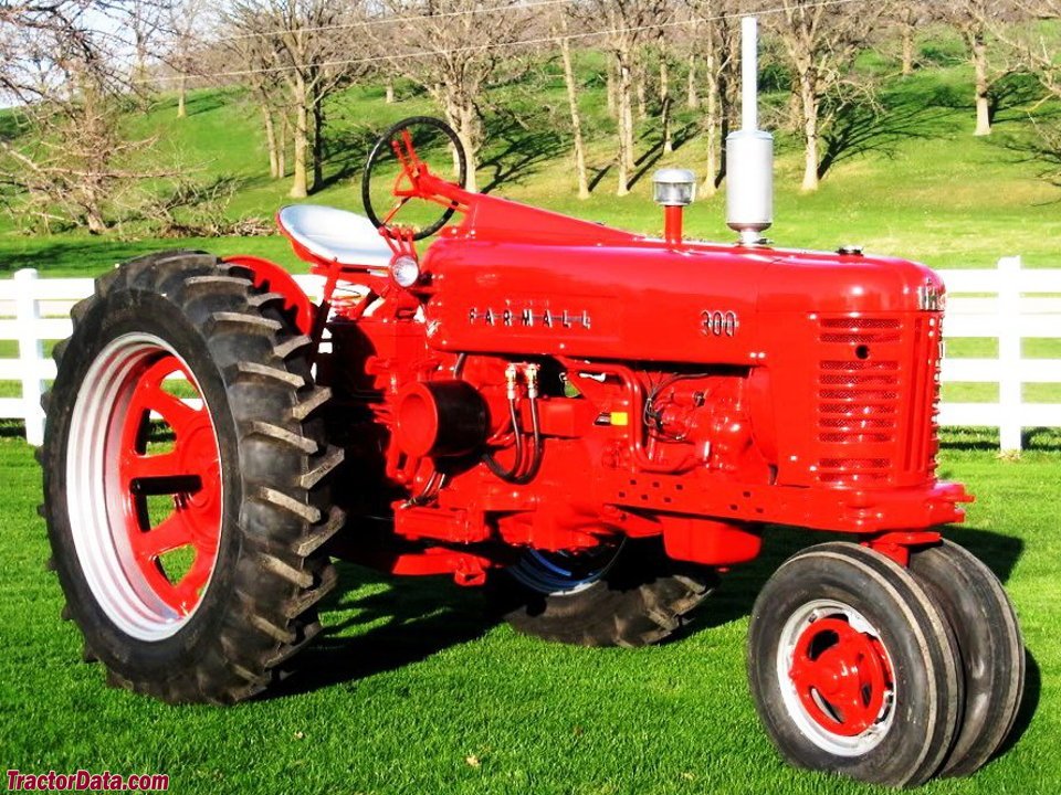 Tractor International Farmall 300