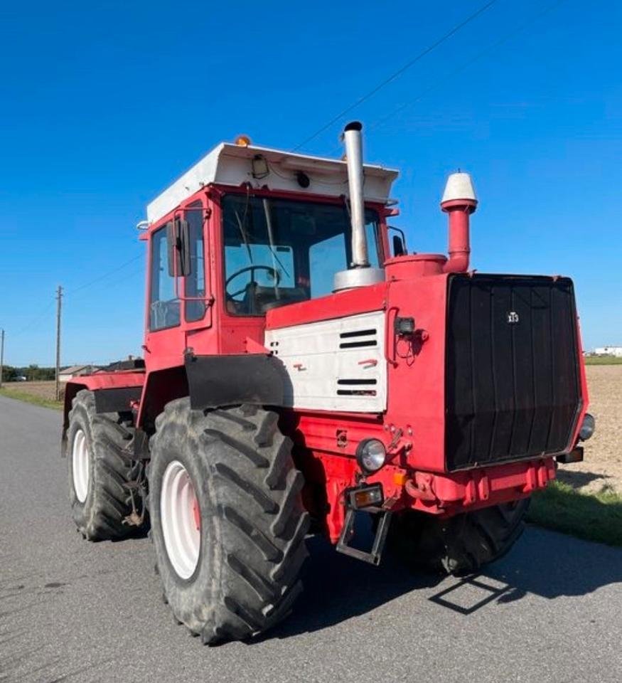 Traktor Kharkov T-150K