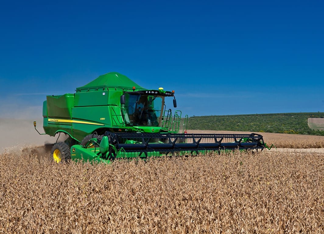 Erntemaschine John Deere S550