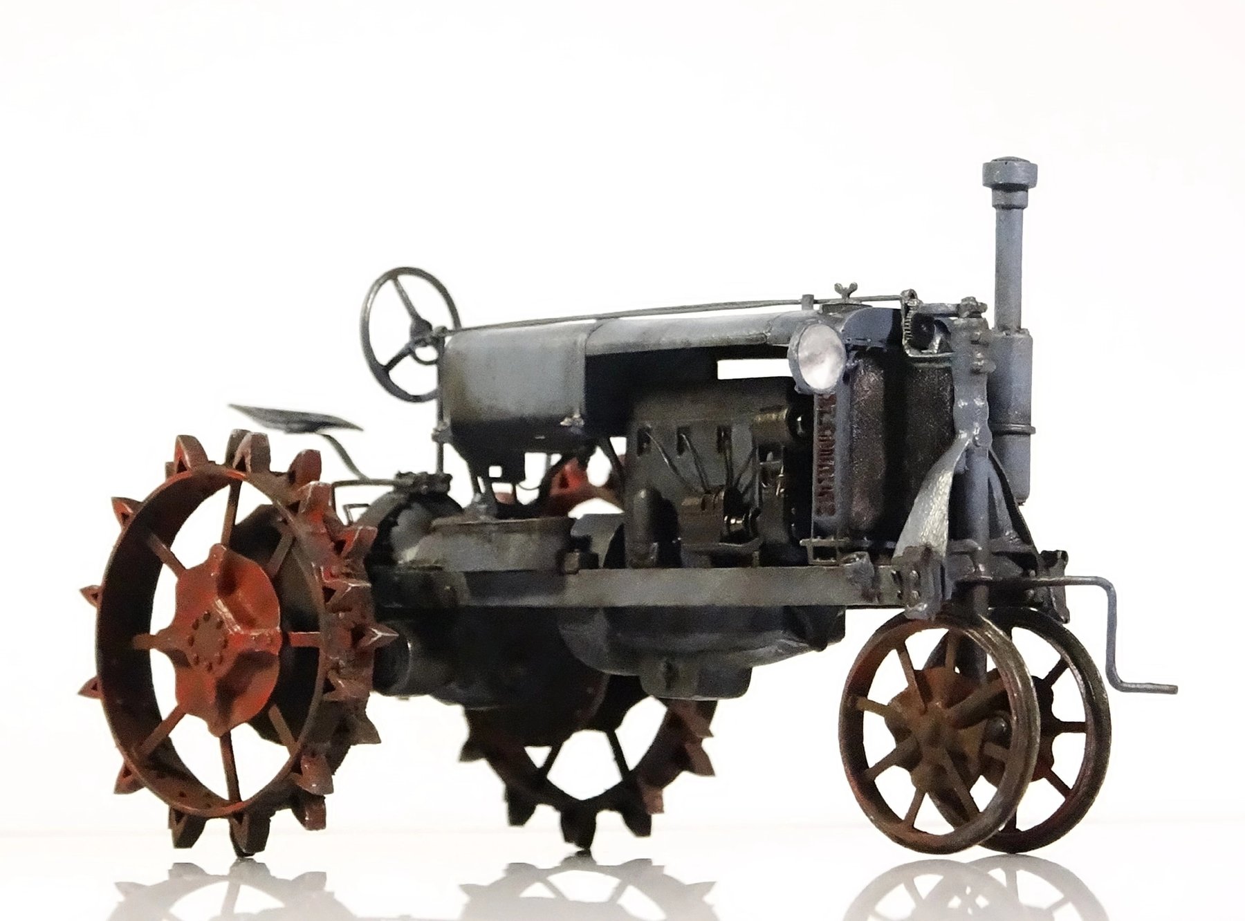 Tractor McCormick Farmall F-240