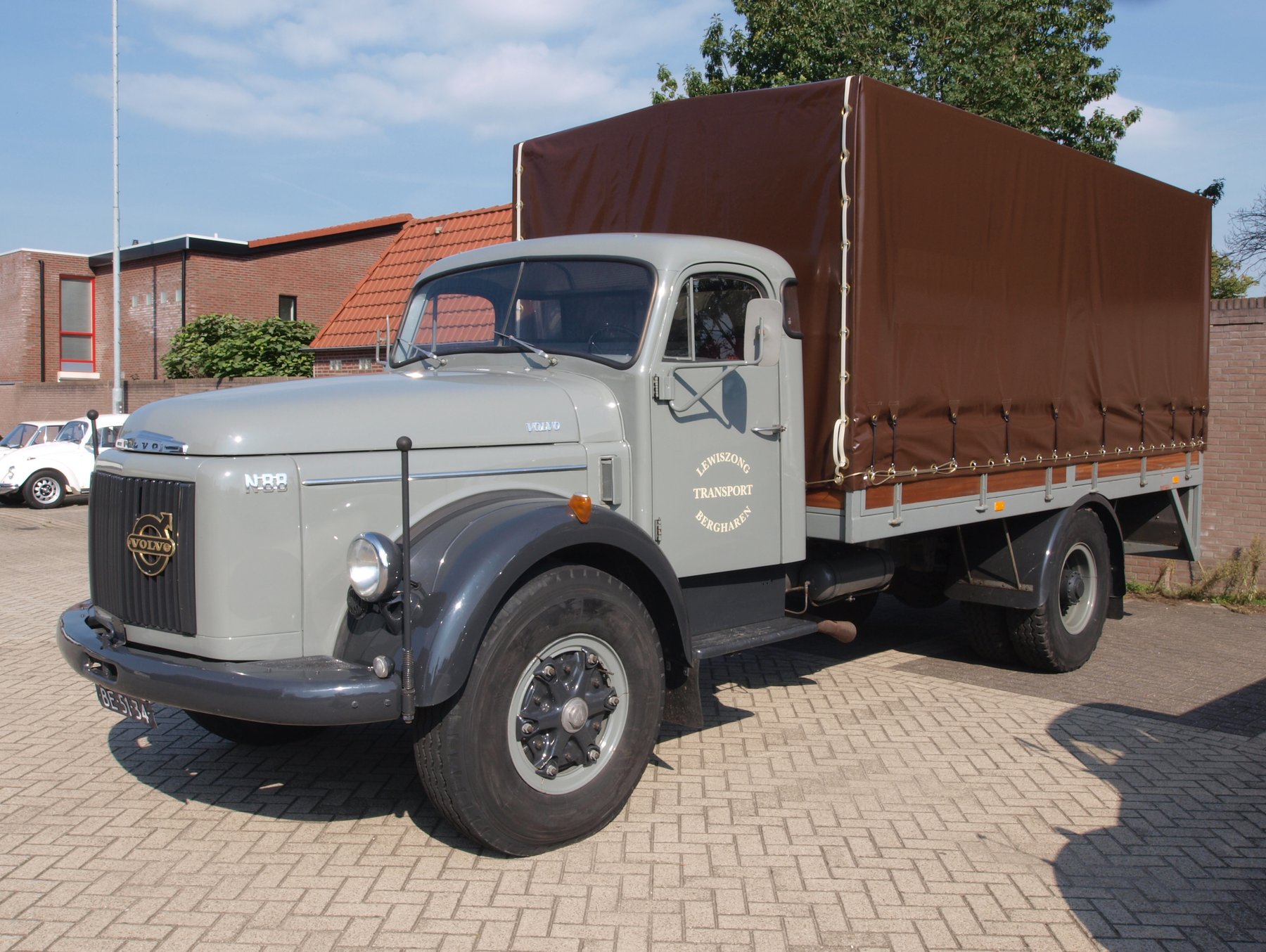 Truck Volvo N88 44 TS