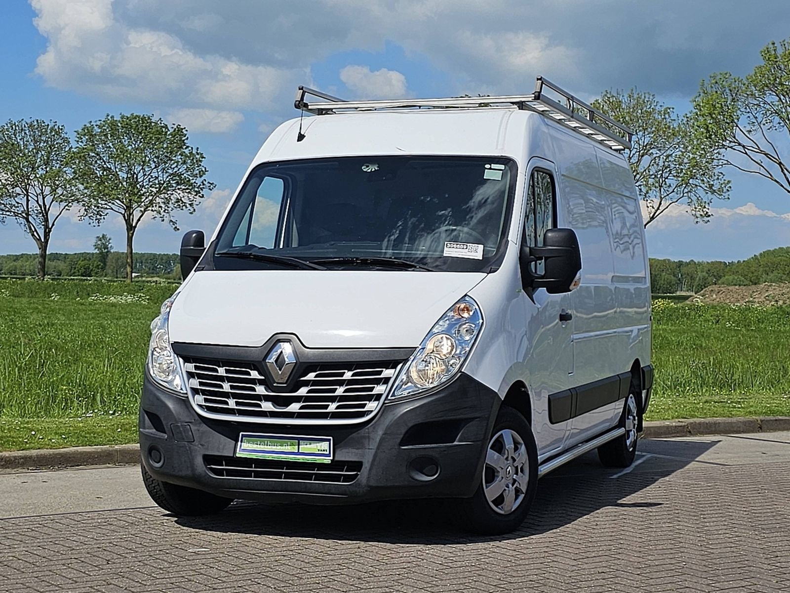 Van Renault T 33 L2/H2 2.5 DCI Q 74 KW E4