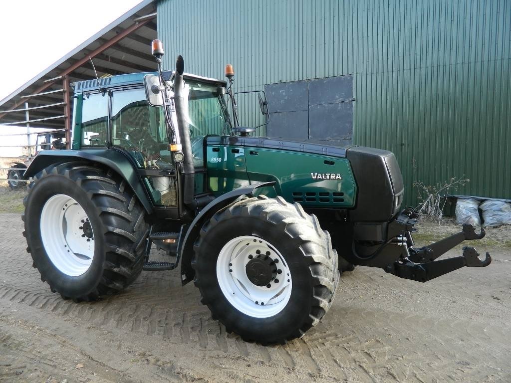 Tractor Valtra 8550-4 HITECH