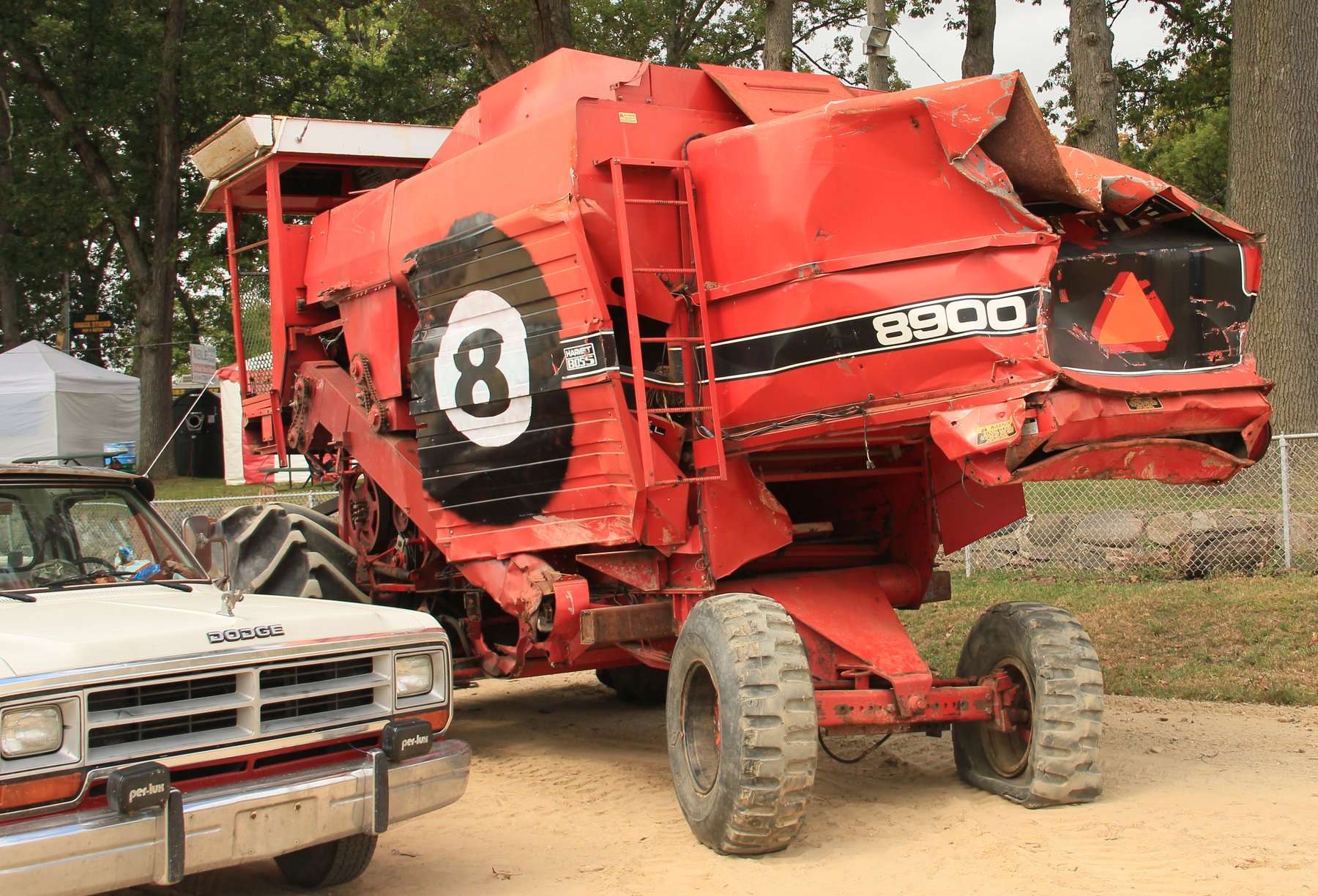 Harvester White 8800 Harvest Boss