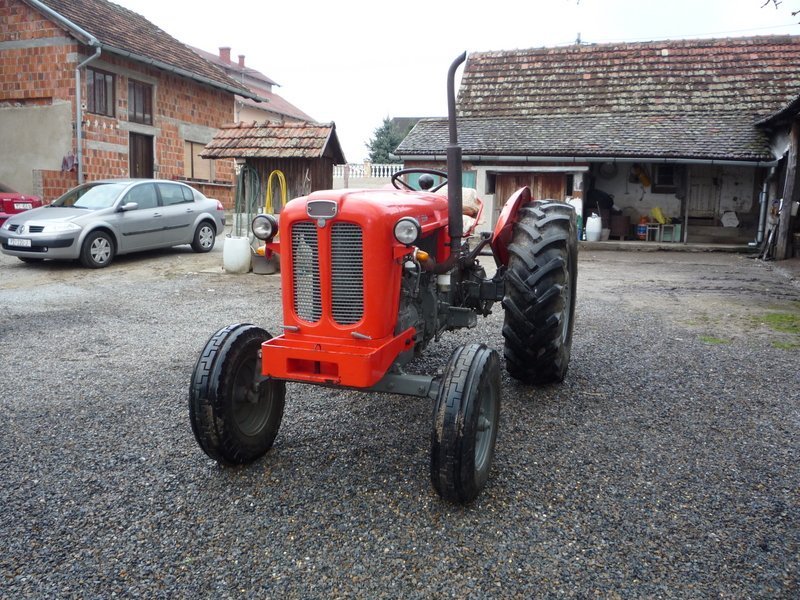 Traktor IMT 551 P